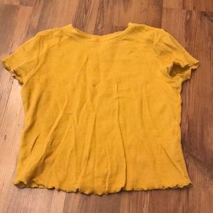 Medium yellow short sleeved tee from Harlow